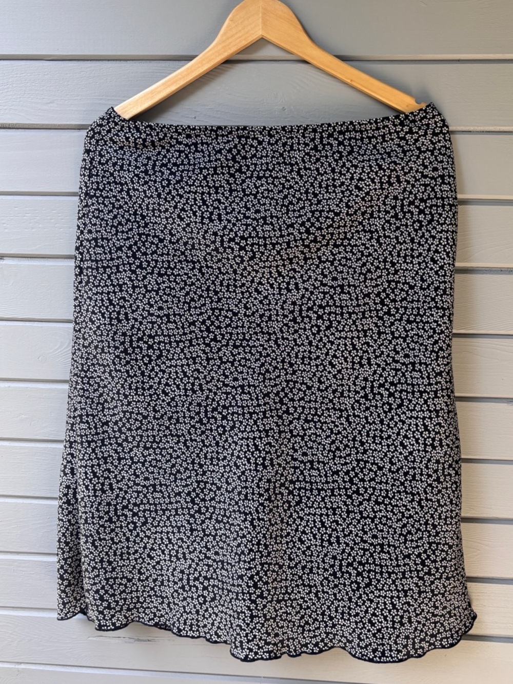 Flowy 90s inspired skirt